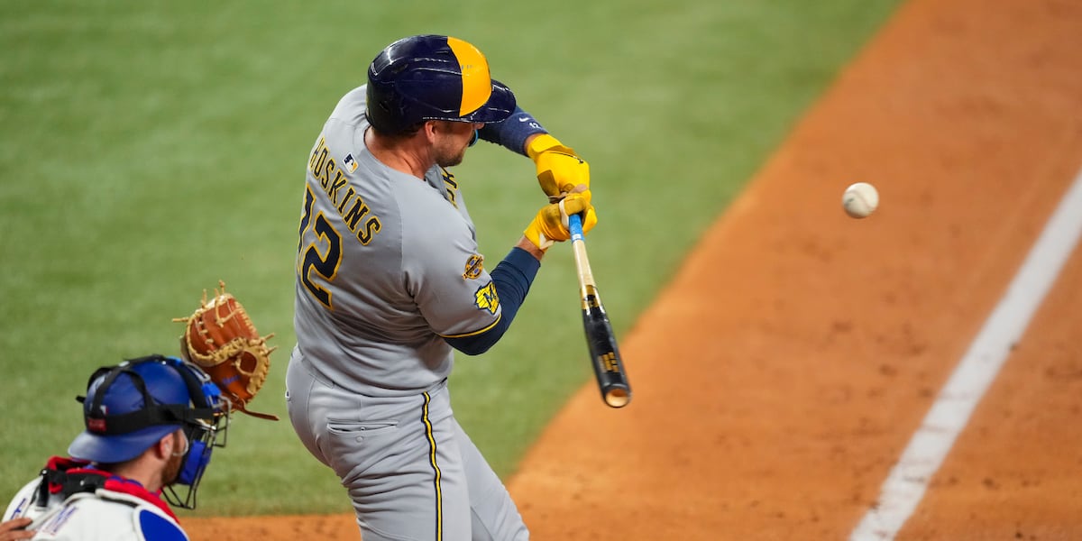 Brewers’ Hoskins reinstated after thumb injury, says he’s ready to accept limited role
