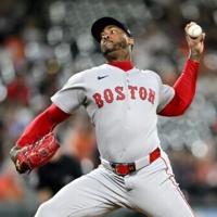 Red Sox agree on $13.3 mn 2026 MLB deal with closer Chapman | Northwest & National News