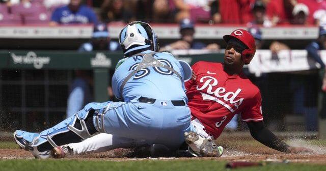 Marte hits walk-off single after Reds lose tying run on lodged ball, Cincinnati tops Blue Jays 5-4 | National Sports