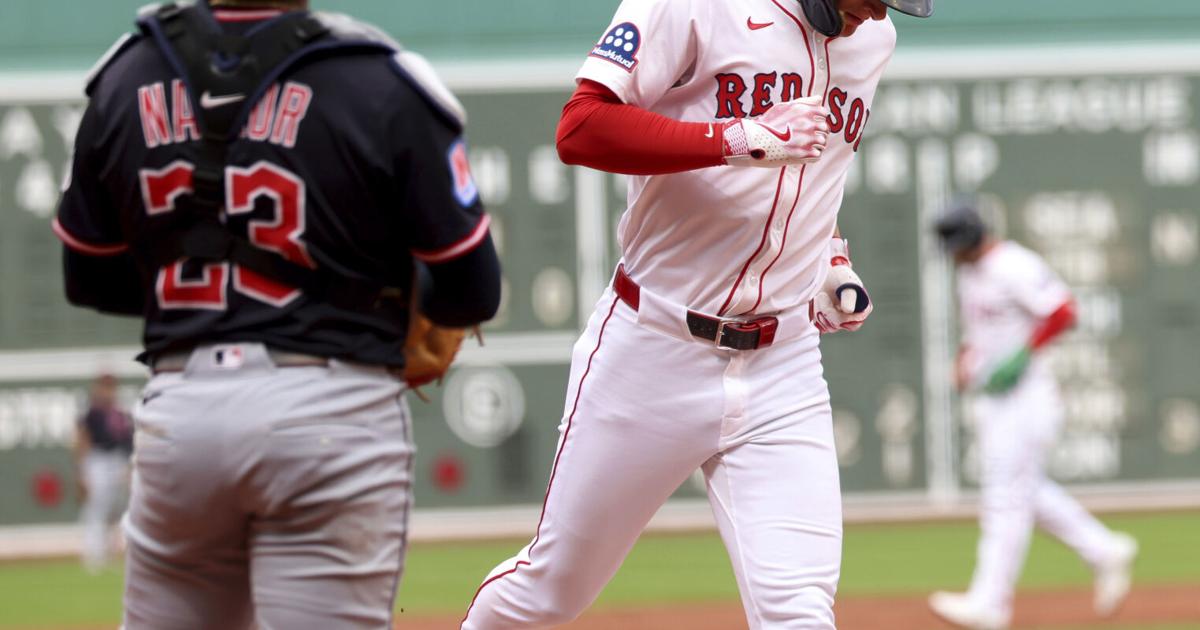 Red Sox rookie Roman Anthony leaves game after clutching at his back | National Sports