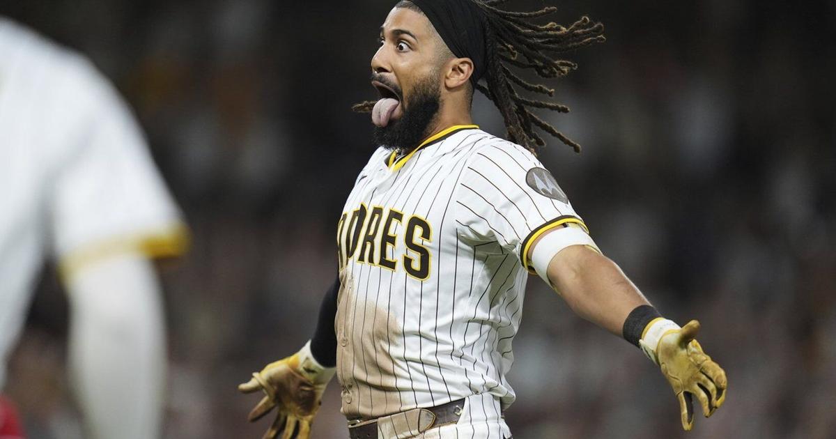 Fernando Tatis Jr.'s 10th-inning sacrifice fly lifts the Padres to a 4-3 win over the Reds - Toronto Star