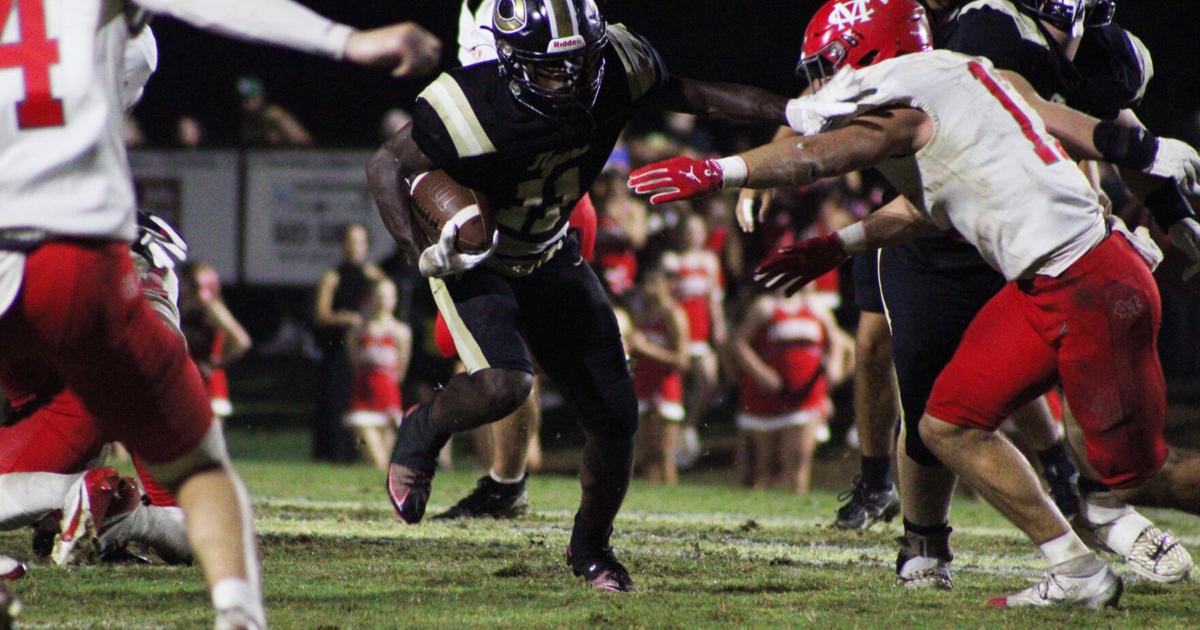 Tigers football put up close fight to Red Raiders, enter rest week | CHS Sports