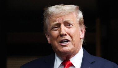 Trump Receives Rowdy Reception During 9/11 Yankees Game - HuffPost