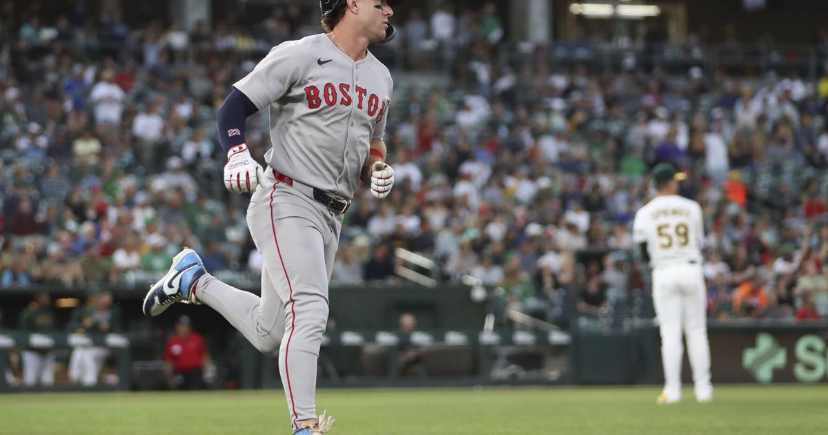 Red Sox 1B Romy Gonzalez leaves game against Athletics due to left knee soreness | National Sports