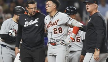 Tigers' Javier Báez leaves game against Marlins after foul tip strikes near his left eye | MLB