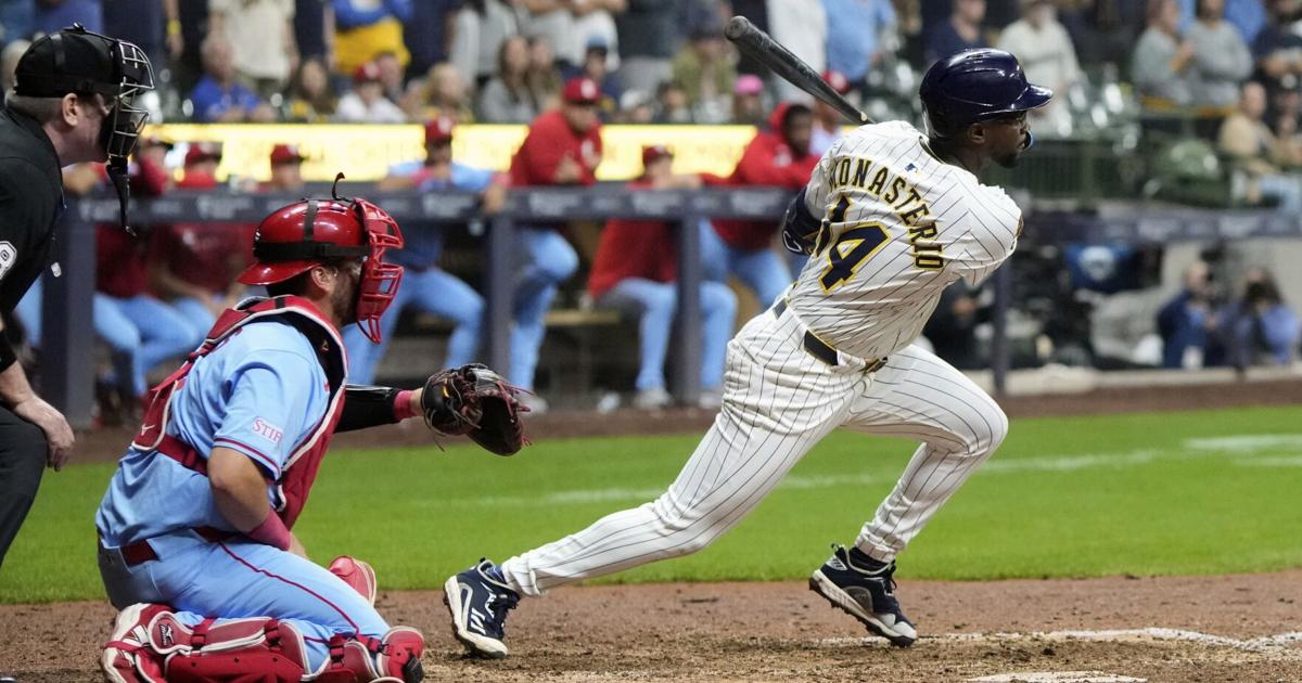 Playoff-bound Brewers rally from 5 runs down to beat skidding Cardinals 9-8 in 10 innings | MLB