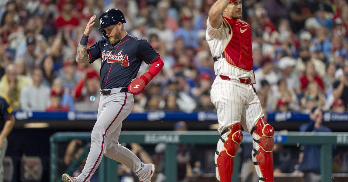 Braves place outfielder Jake Fraley on injured list with oblique injury and recall Luke Williams | MLB