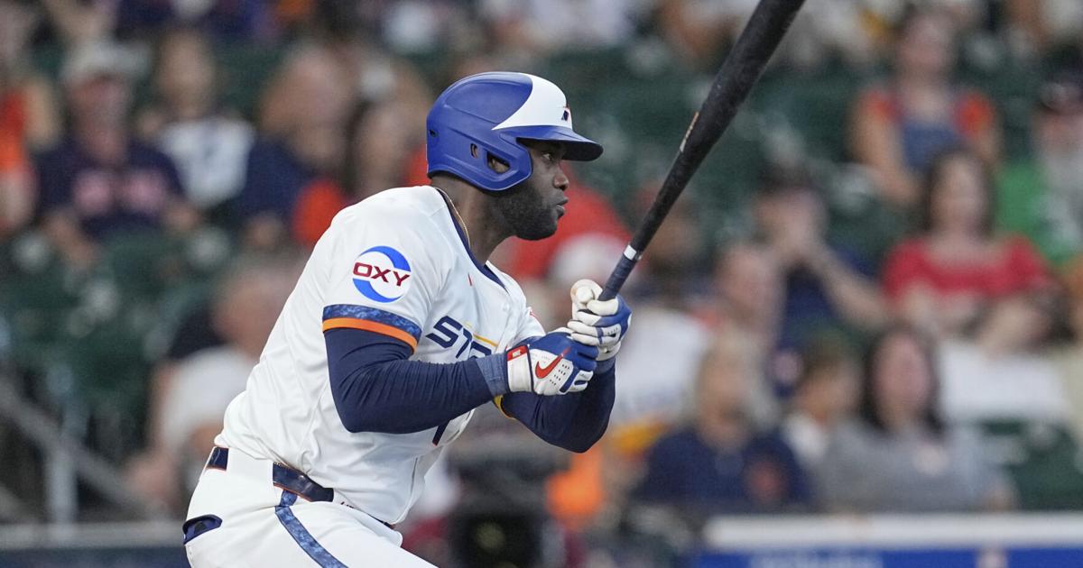 Astros slugger Yordan Alvarez leaves game against Rangers with sprained left ankle | MLB