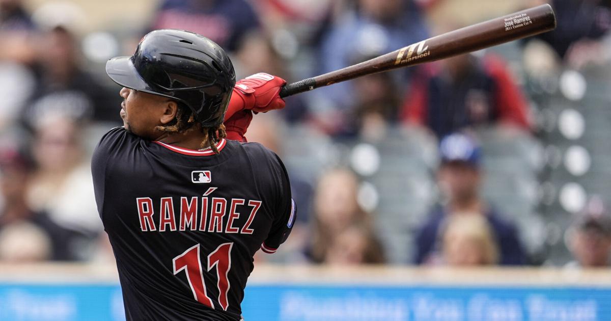 Guardians beat Twins for 9th straight win, move 1 1/2 games behind division lead | MLB