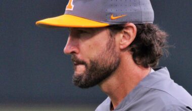 Tennessee baseball head coach Tony Vitello linked to MLB opening