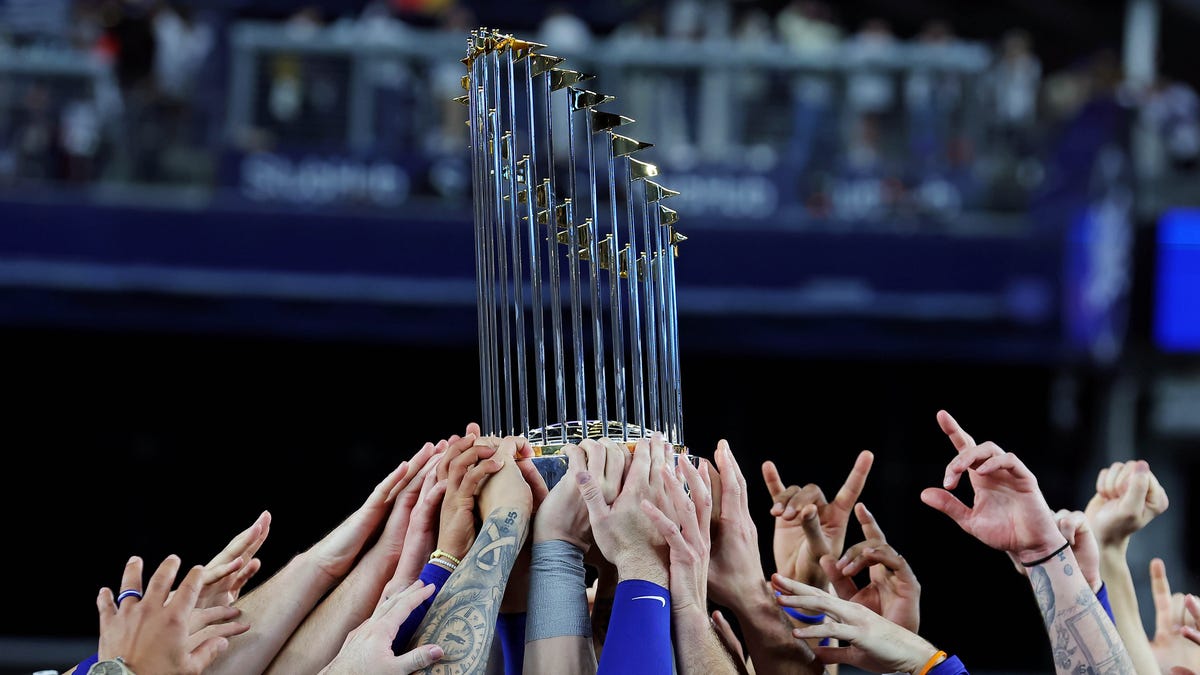 When do MLB playoffs start? 2025 postseason schedule