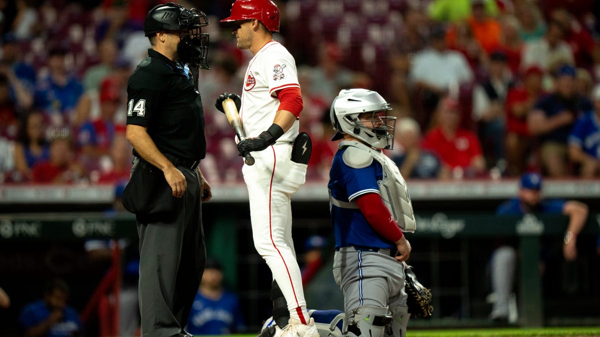 Marty Brennaman's wife, Amanda, hit by foul ball at Reds' game at GABP
