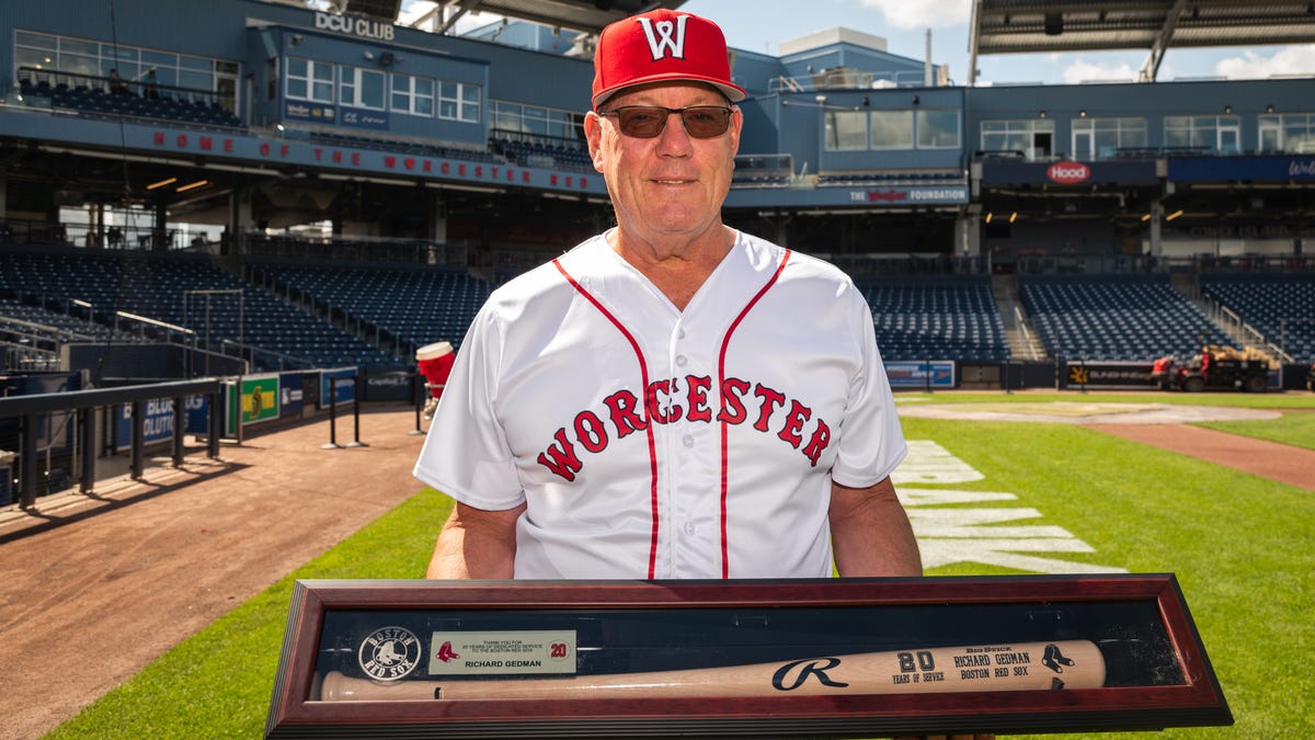 Worcester's Rich Gedman honored for 20 years of service with Boston Red Sox