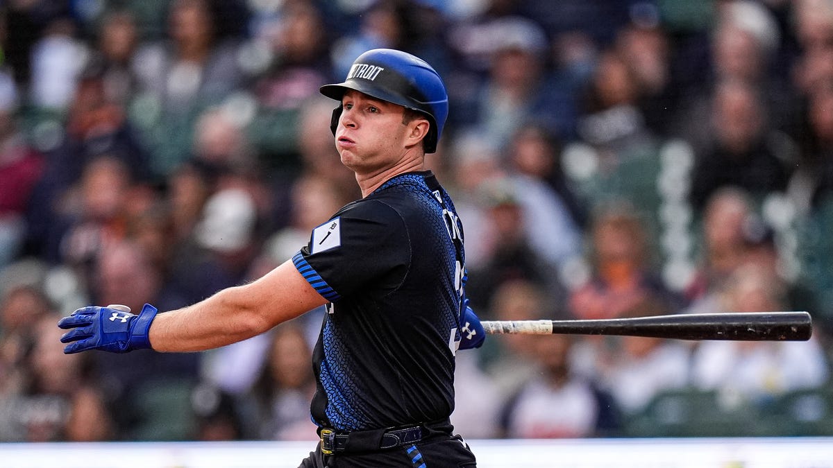 Detroit Tigers infielder exits vs Cleveland Guardians