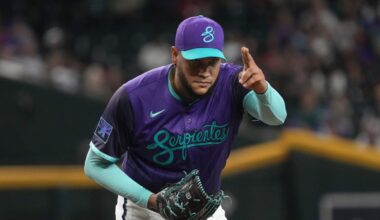 Diamondbacks blast 3 home runs, score late in win over Red Sox