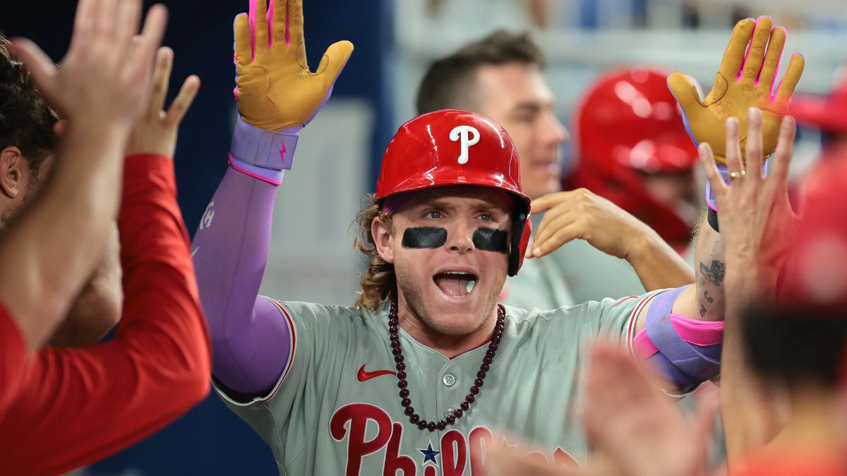 Dad says leave 'Phillies Karen' alone after home run ball controversy