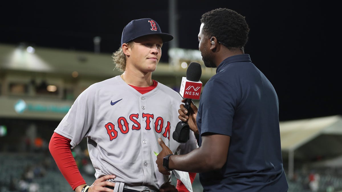 Red Sox rookie strikes out 11; Dodgers open two-game lead