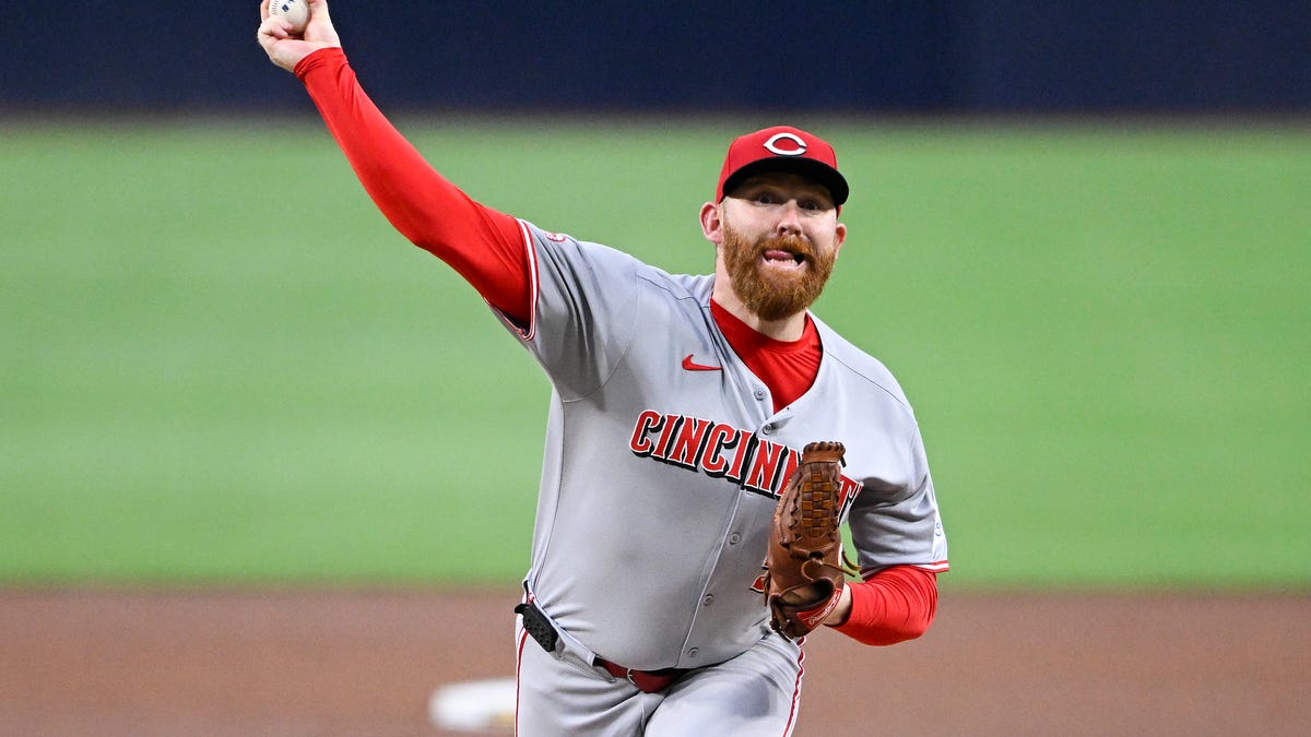 Reds at Cardinals odds, picks and predictions