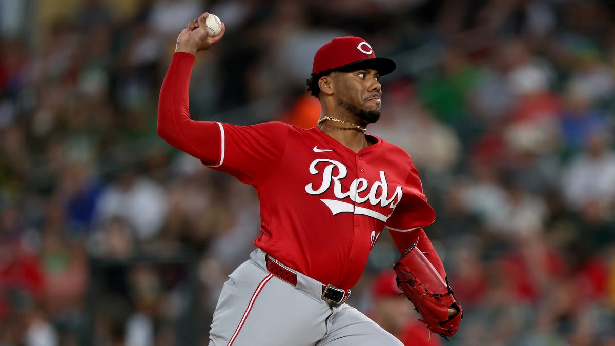Cubs at Reds odds, picks and predictions
