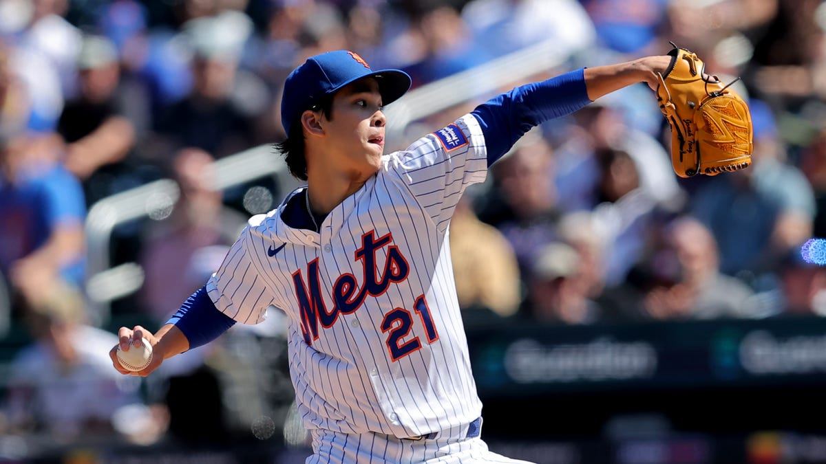 Jonah Tong makes playoff rotation case with win vs Padres