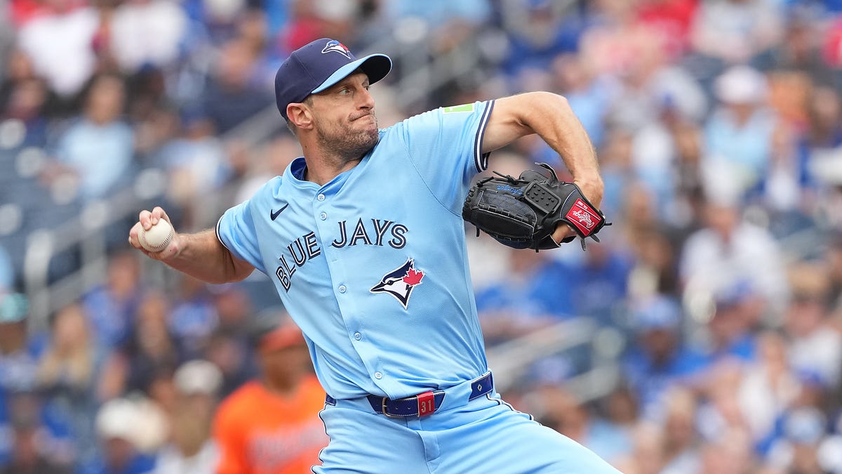 Blue Jays at Royals odds, picks and predictions