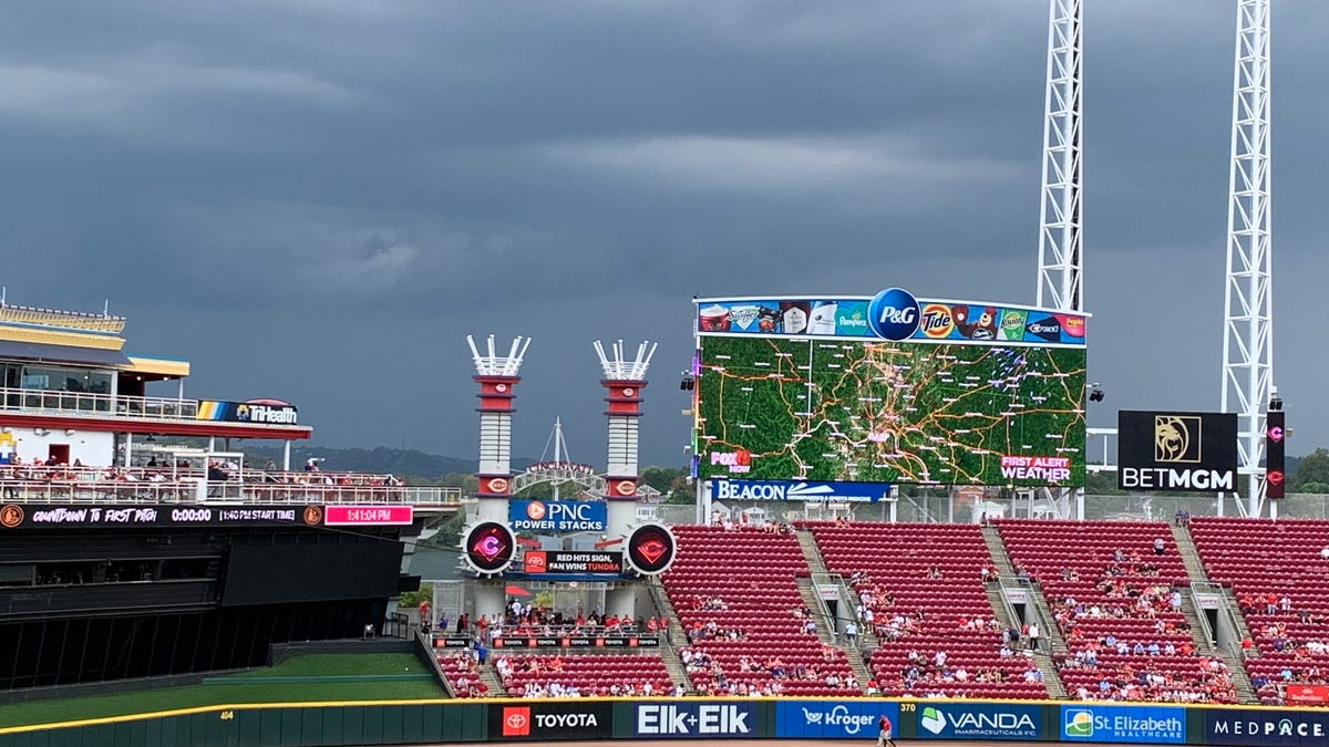 Cincinnati Reds-Chicago Cubs start delayed by rain at GABP