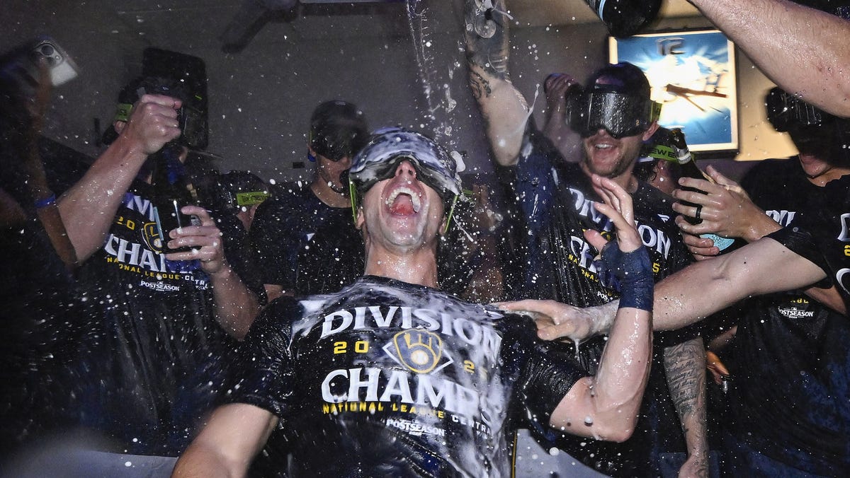 Milwaukee Brewers secure NL Central division championship