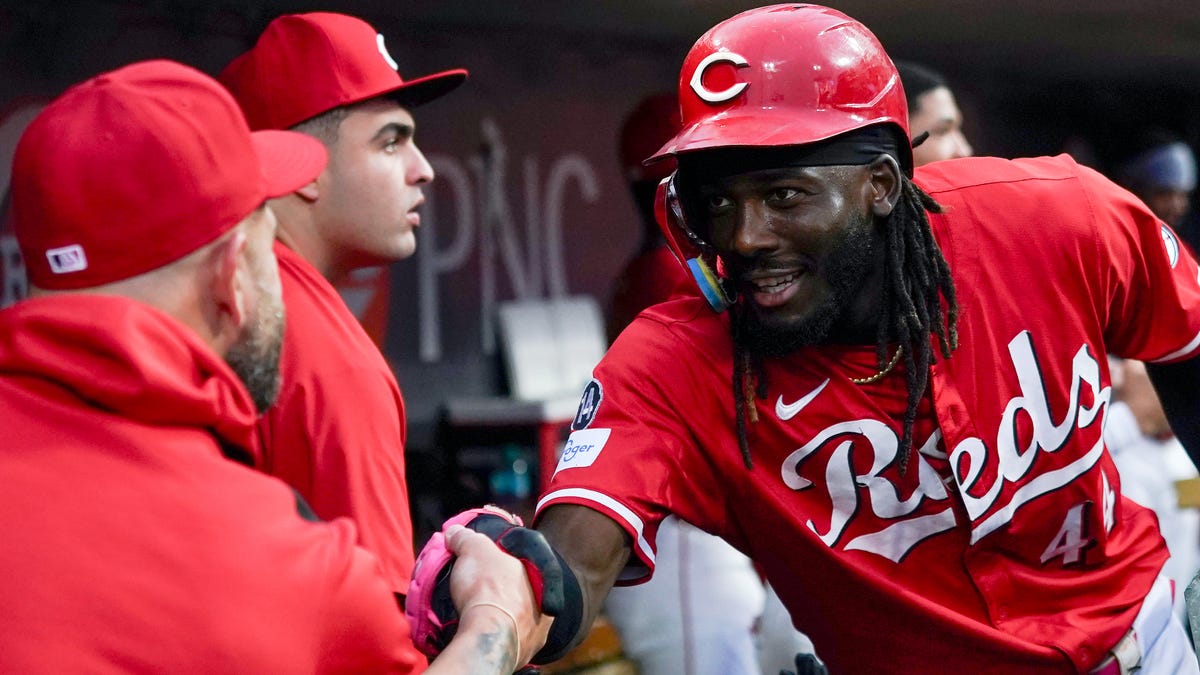 Reds selling cheap tickets, beer bucks baseball town narrative