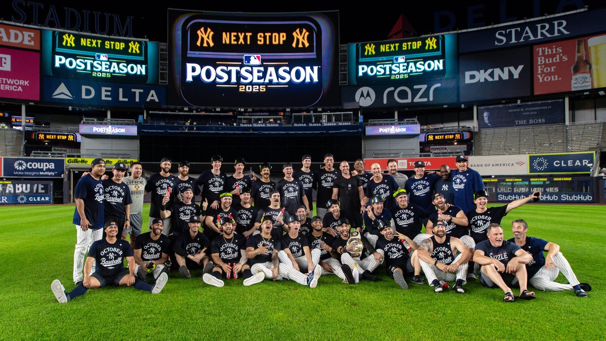 NY Yankees 2025 MLB playoff ticket prices at Yankee Stadium