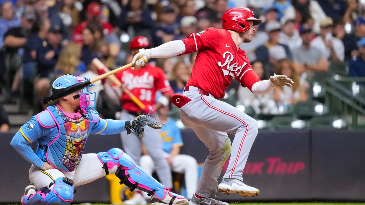 The Reds beat the Brewers and control their playoff fate again