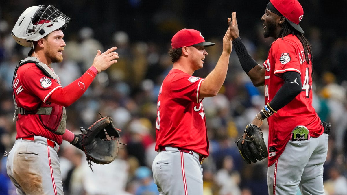 MLB playoff picture with clinching scenarios, tiebreakers on Saturday