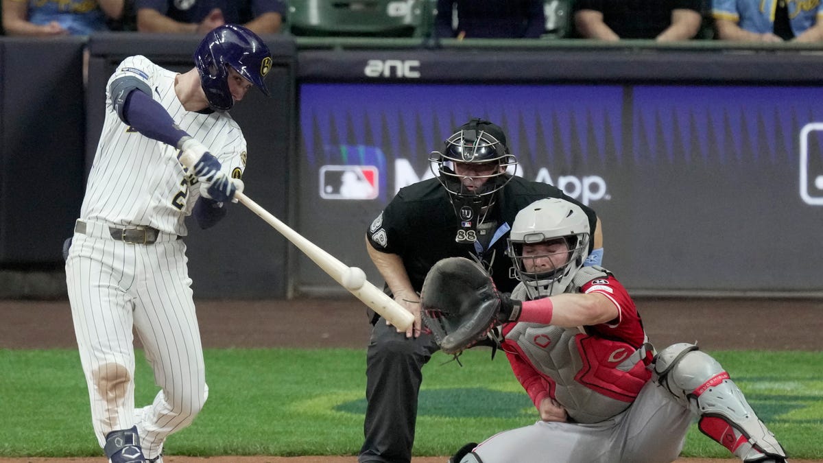 Brewers clinch home-field advantage in postseason after Phillies lose
