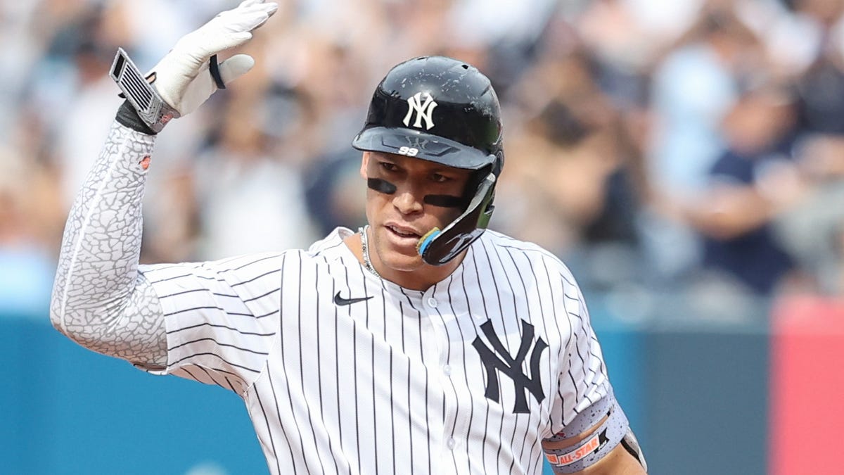 MLB games today, schedule for final day of 2025 and playoff race