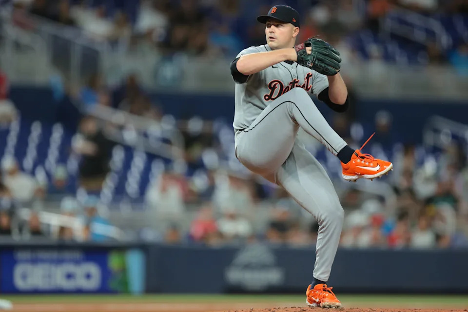 Detroit Tigers starting pitcher Tarik Skubal (29) delivers a pitch against the Miami Marlins during the first inning at loanDepot Park in Miami on Friday, Sept. 12, 2025.