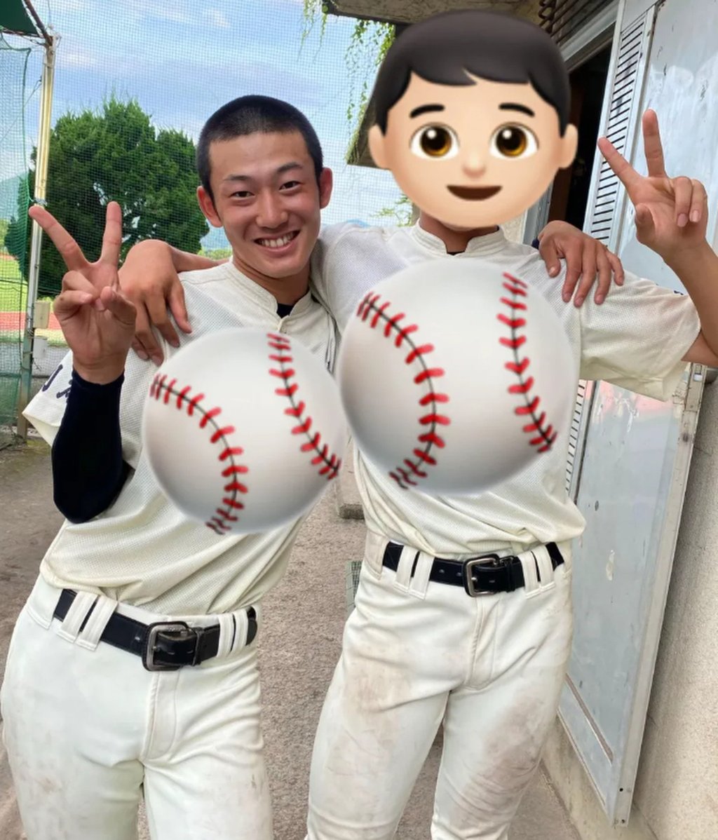 Miyon, left, is pictured in her previous life as a secondary school baseball player. Photo: QQ.com