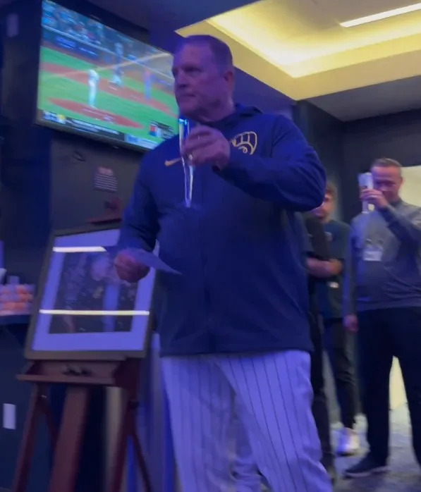 Brewers manager Pat Murphy leads a toast after reading a Bob Uecker tribute message on Sept. 13, 2025. X/Brewers