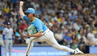 Milwaukee Brewers' Shelby Miller pitches during a baseball game against the New York Mets, Saturday, Aug. 9, 2025, in Milwaukee. (AP Photo/Aaron Gash)