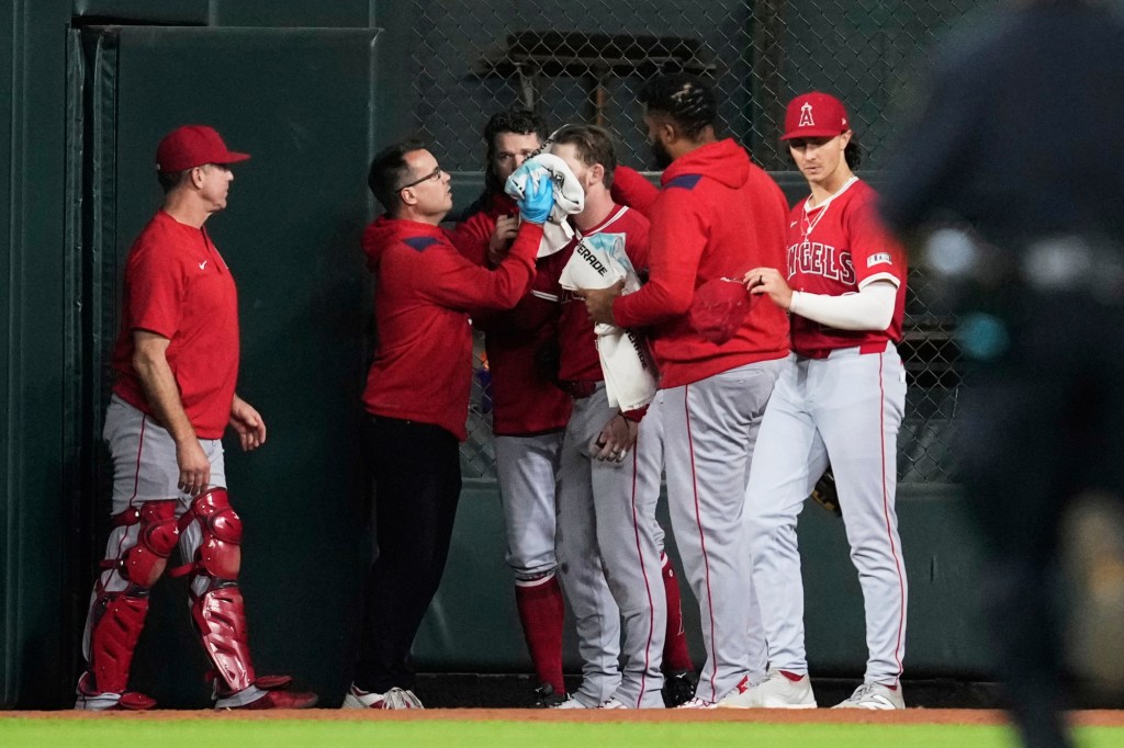 Angels’ Taylor Ward grateful for only minor injuries after fence collision – Orange County Register