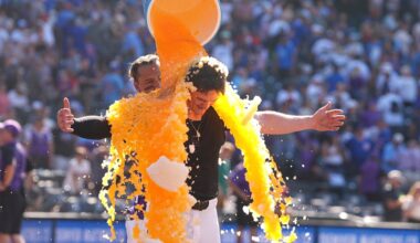 Mickey Moniak's walk-off triple lifts Rockies to 6-5 win over Cubs
