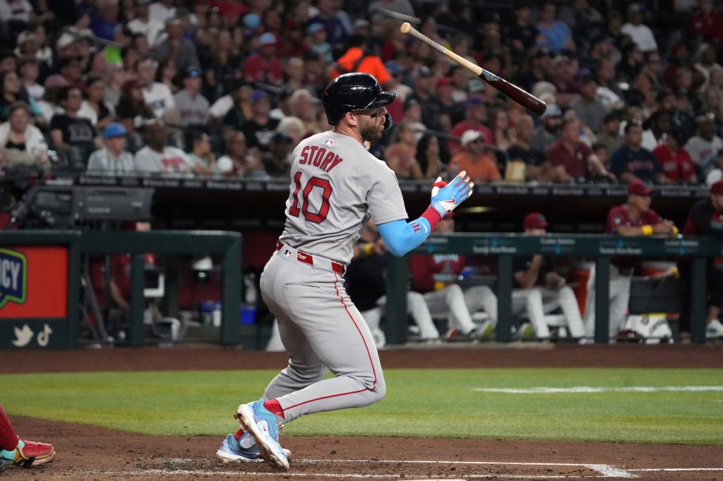 Red Sox pinch-hit magic staves off DBacks sweep, Alex Cora gets 600th win