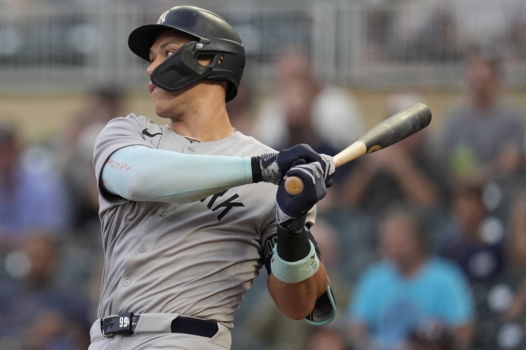 Yankees’ Aaron Judge has chance to become baseball’s tallest batting champ