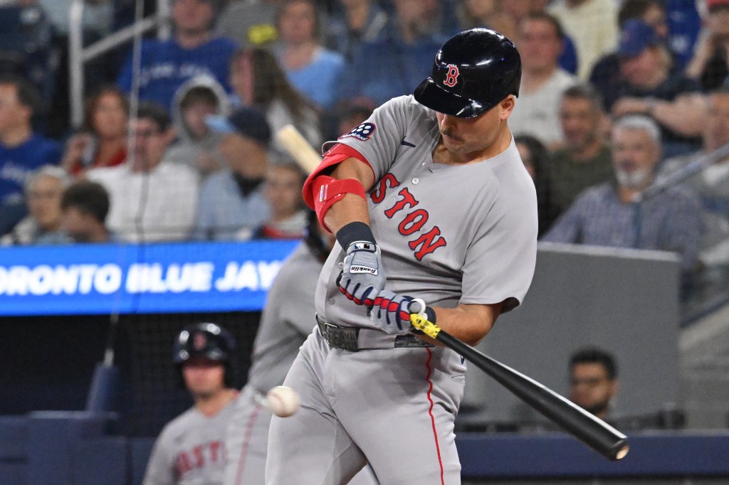 Red Sox grind out huge win over Blue Jays to strengthen playoff position