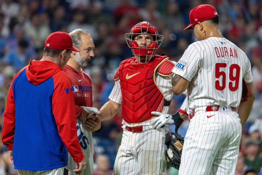 Feeling better, J.T. Realmuto hopes to avoid IL