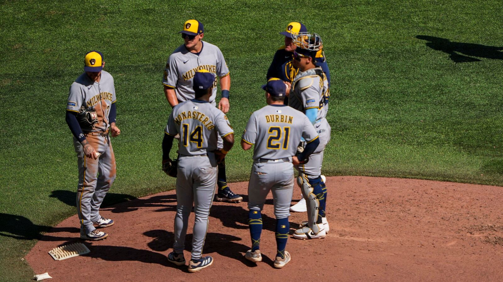 MLB 2025 playoff race: Standings, AI projection, and other insights as regular season nears end