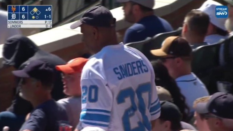 Gary Cohen references Monica McNutt's Barry Sanders faux pas