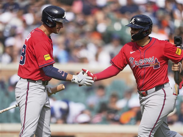 Surging Braves rally past reeling Tigers for 6-5 victory