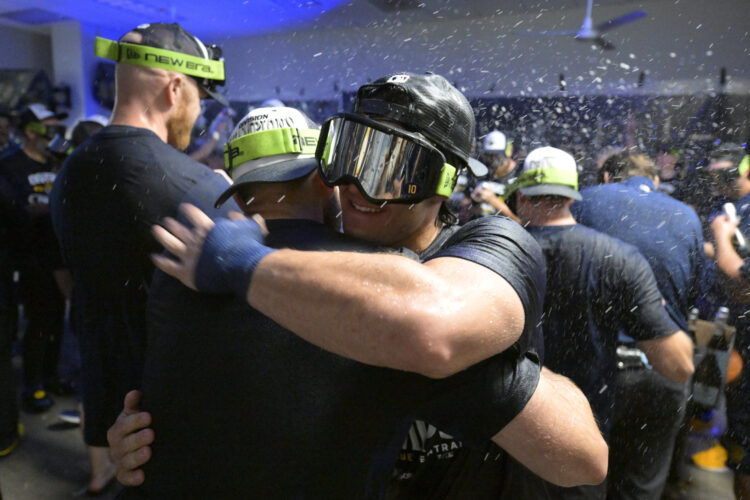 Brewers clinch NL Central despite loss to Cardinals | News, Sports, Jobs