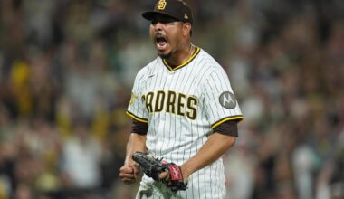 San Diego Padres clinch playoff spot and pull within 2½ of Chicago Cubs for the top NL wild-card spot – Chicago Tribune