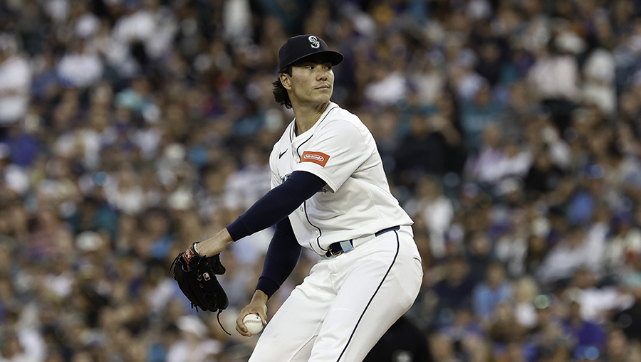 Woo's career night helps Seattle Mariners stay atop AL West