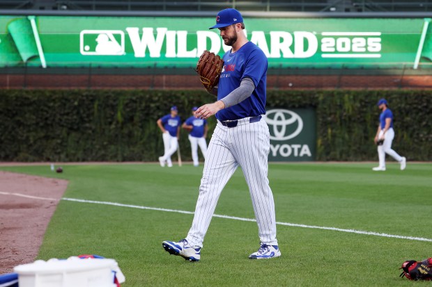 Chicago Cubs pitcher Drew Pomeranz heads to the clubhouse after a practice session at Wrigley Field in Chicago on Monday, Sept. 29, 2025, as the team gets ready to face the Padres in a wild-card playoff series starting on Tuesday. (Terrence Antonio James/Chicago Tribune)